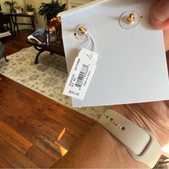 Kendra Scott brand new studs - Picture 3 of 3